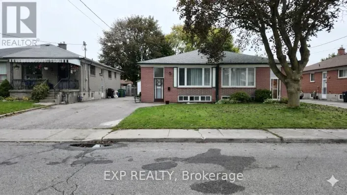 23 CHAPMAN AVENUE, Toronto