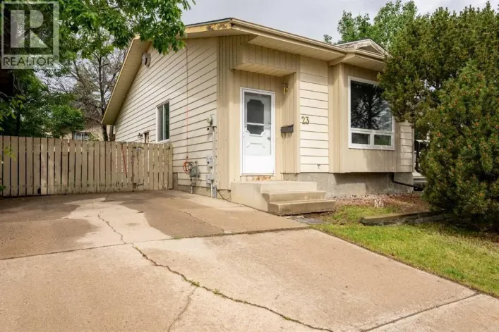 23 Dakota Road W, Lethbridge