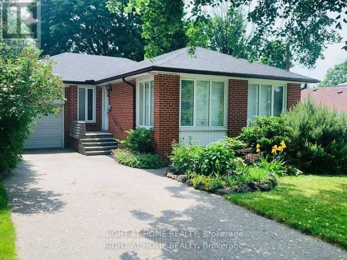 23 FENELON DRIVE, Toronto
