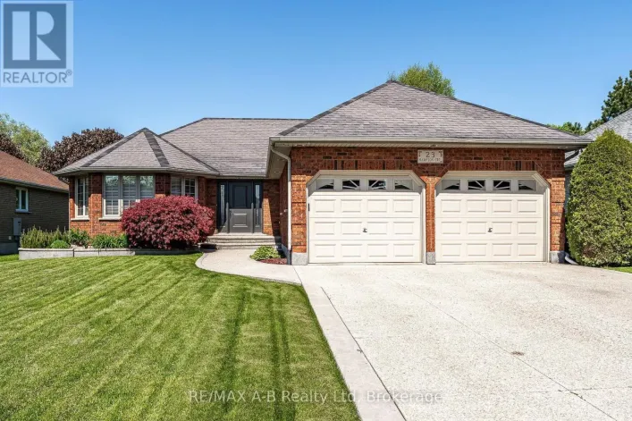 23 HAMPTON COURT, Brant