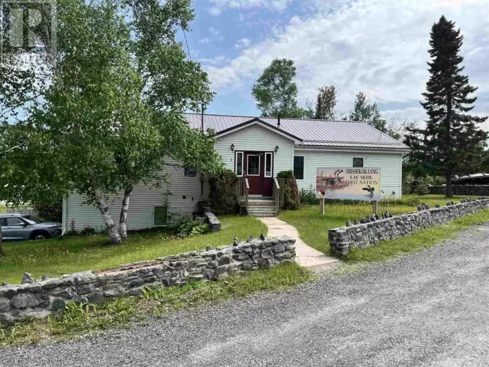 23 Highway 105, Red Lake