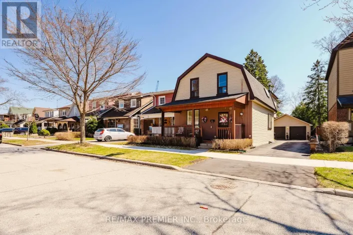 23 LIPPINCOTT STREET W, Toronto