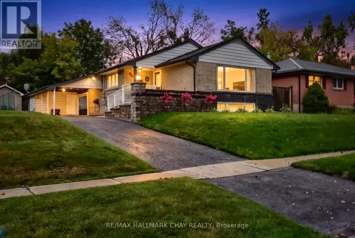 House for sale: 23 MARION CRESCENT, Barrie