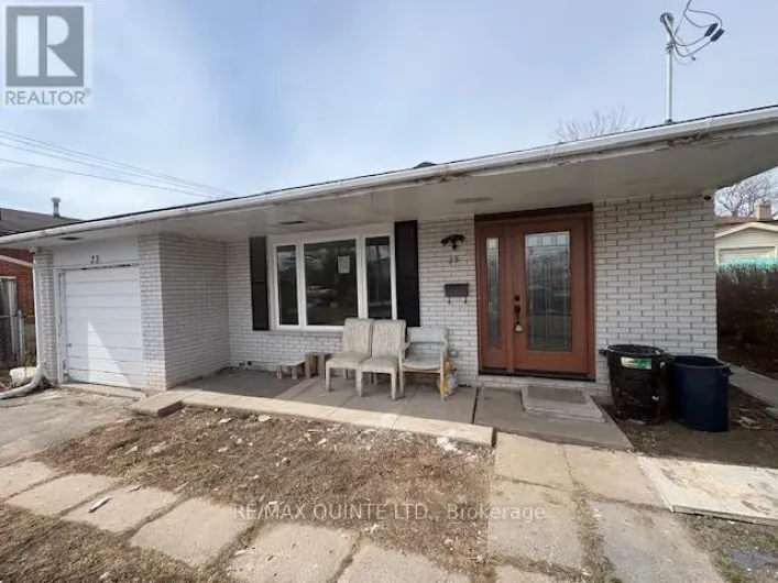 23 ROBERTSON LANE, Belleville