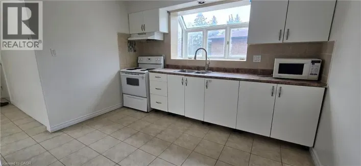 23 RUTHERFORD Drive Unit# B, Kitchener