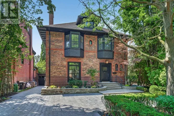 23 SOUTH DRIVE, Toronto