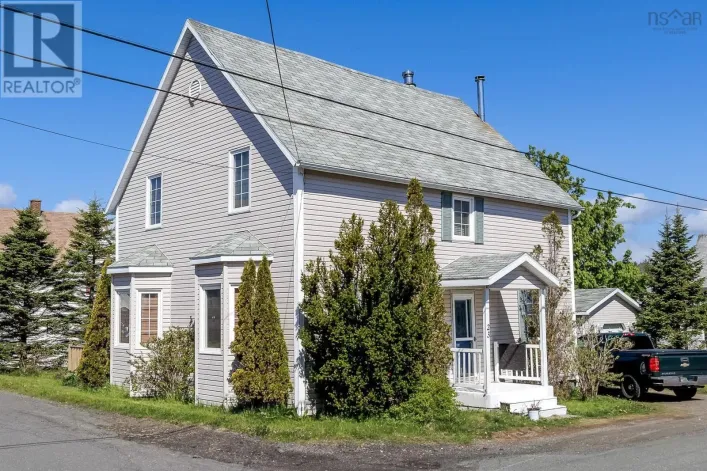 23 Upper Warren Street, Louisbourg