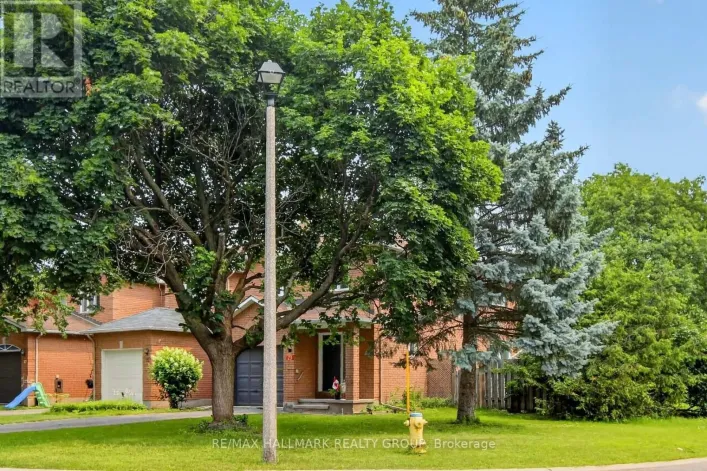 Row / Townhouse for sale: 23 WHITEGATE CRESCENT, Ottawa