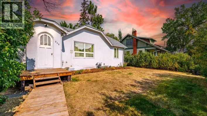 230 4 Avenue SE, High River