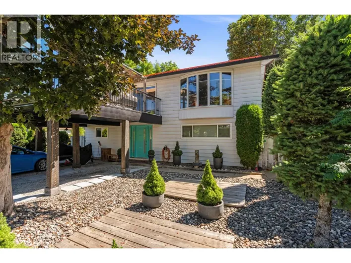 230 6 Street SE, Salmon Arm