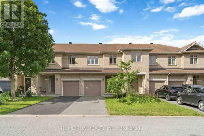 Row / Townhouse for sale: 230 BADGELEY AVENUE, Ottawa