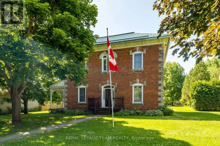 230 MAIN STREET W, Merrickville-Wolford