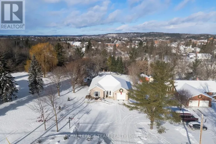 230 OPEONGO ROAD, Renfrew