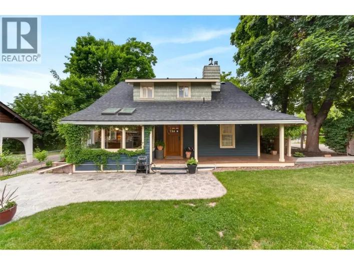 230 Shuswap Street SE, Salmon Arm