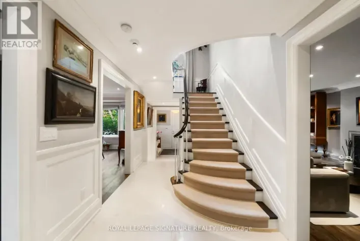230 STRATHALLAN WOOD, Toronto