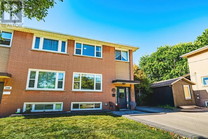 2301 BARCLAY ROAD, Burlington