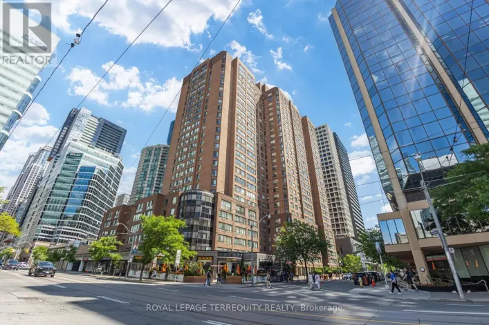 2302 - 633 BAY STREET, Toronto