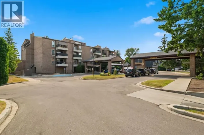 2305, 202 Braeglen Close SW, Calgary