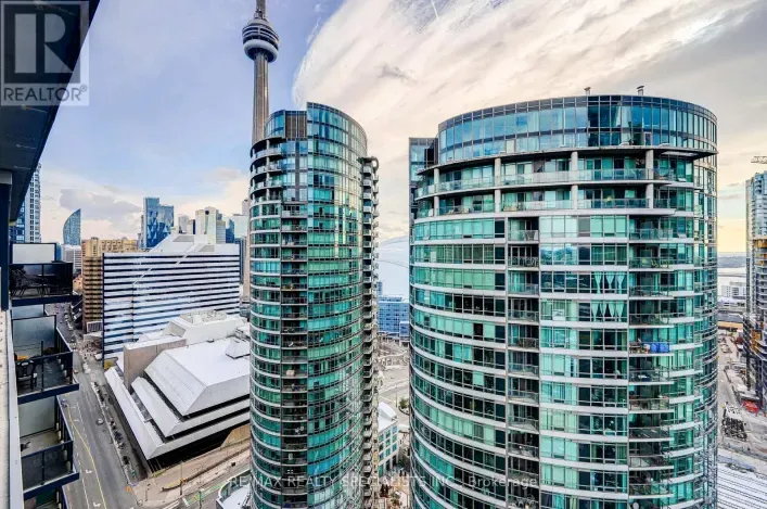 Apartment for sale: 2305 - 352 FRONT STREET, Toronto
