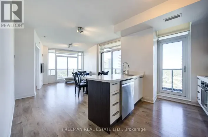 Apartment for sale: 2305 - 36 PARK LAWN ROAD, Toronto