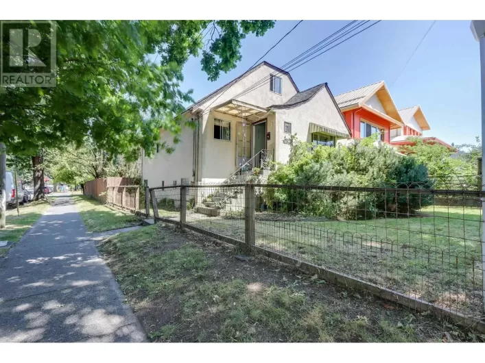 2305 TURNER STREET, Vancouver