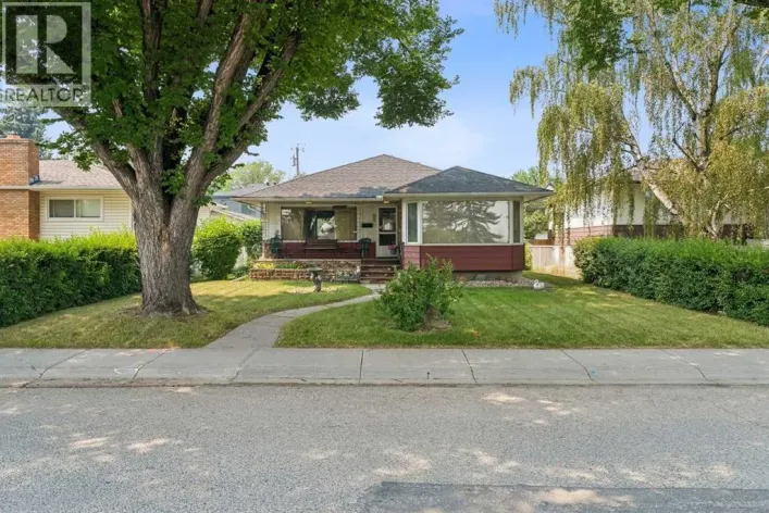 2307 7 Street NE, Calgary