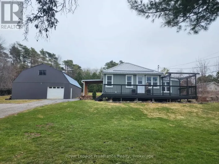 2307 COUNTY RD 3, Prince Edward County