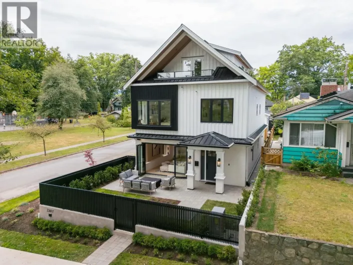 2307 E 3RD AVENUE, Vancouver
