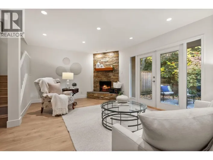 2307 MOUNTAIN HIGHWAY, North Vancouver