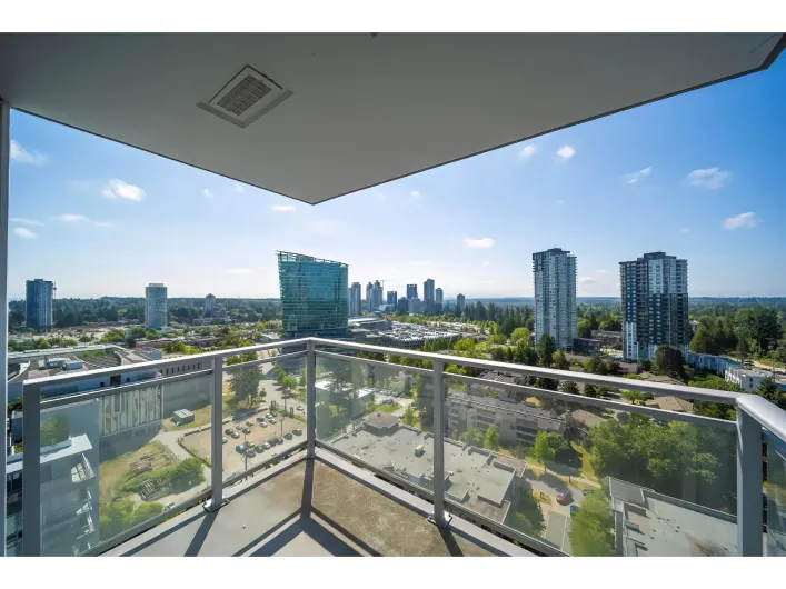 Apartment for sale: 2309 13325 102A AVENUE, Surrey