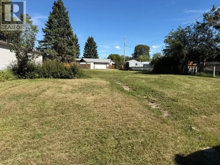 231 4 Street NW, Sundre