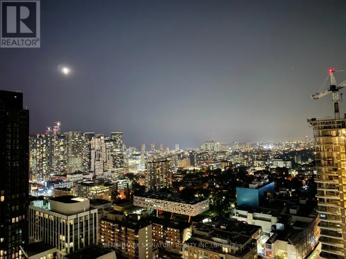 2315 - 488 UNIVERSITY AVENUE, Toronto