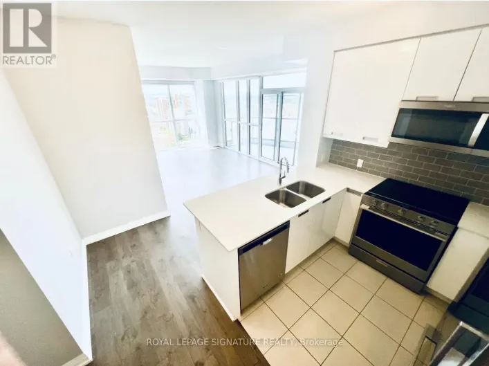 2318 - 35 WATERGARDEN DRIVE, Mississauga