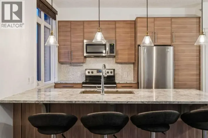 232, 990 Centre Avenue NE, Calgary