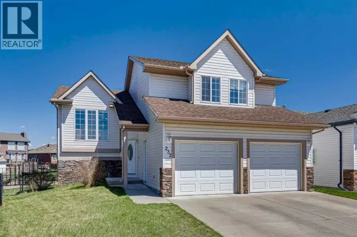 232 Hillcrest Court, Strathmore