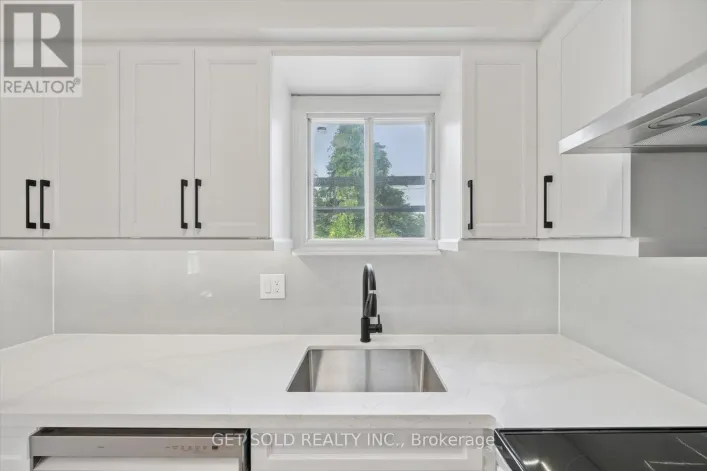 232 KOZLOV STREET, Barrie