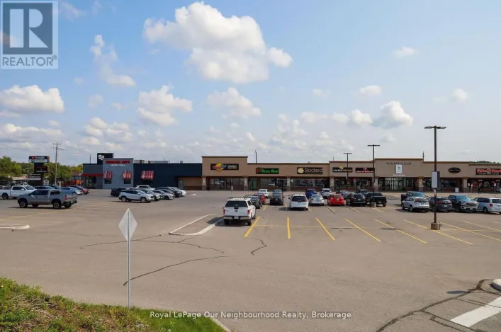 232-233 - 1135 LANSDOWNE STREET W, Peterborough