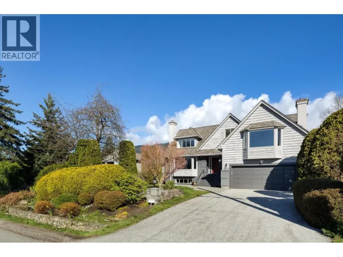 2323 INGLEWOOD AVENUE, West Vancouver