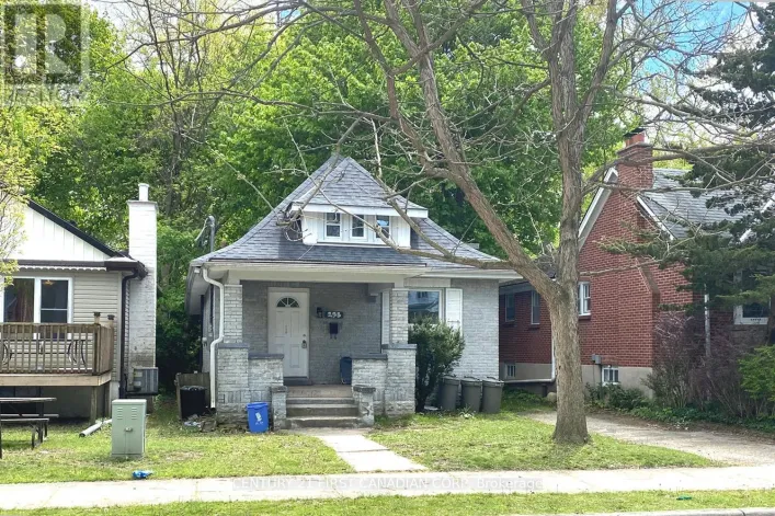 233 BERNARD AVENUE, London East