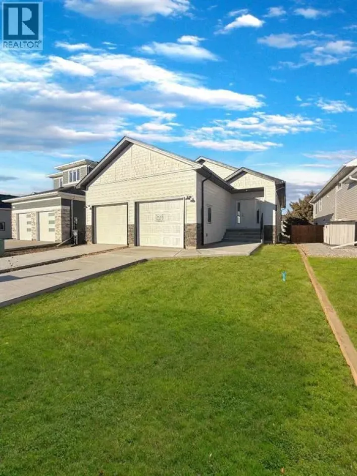 233 Greenwood Road, Coalhurst