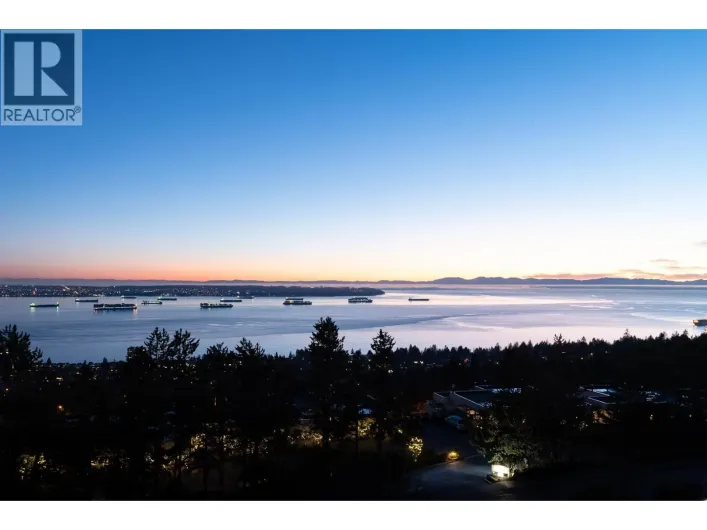 2336 FOLKESTONE WAY, West Vancouver