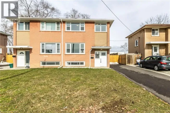 2337 BARCLAY Road, Burlington