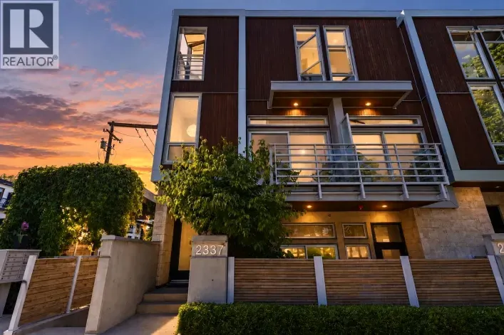 Row / Townhouse for sale: 2337 BRUNSWICK STREET, Vancouver