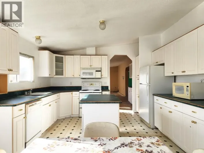 234 49 Ave E, Claresholm