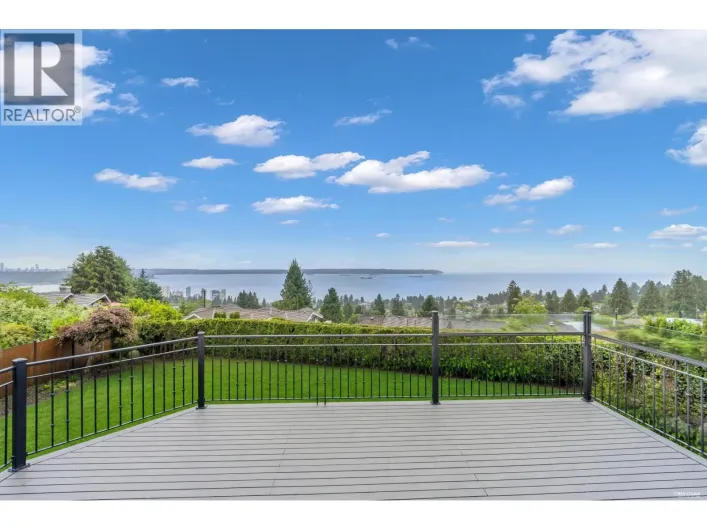 2340 ORCHARD LANE, West Vancouver