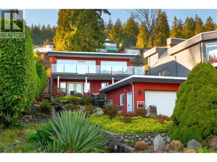 2341 PANORAMA DRIVE, North Vancouver