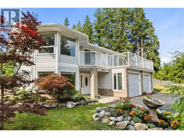 2344 Pleasant Dale Road, Blind Bay