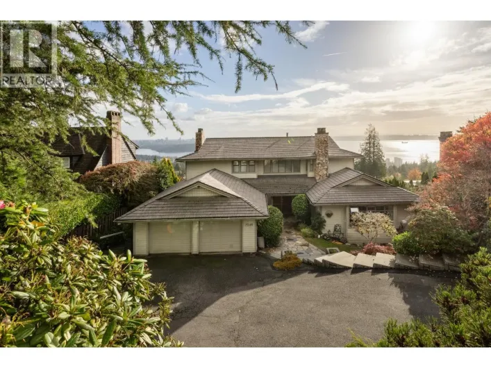 2346 WESTHILL DRIVE, West Vancouver