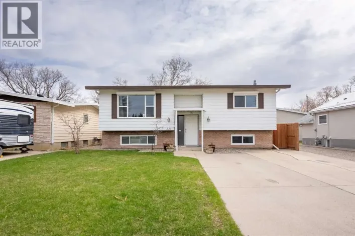235 15 Street N, Lethbridge