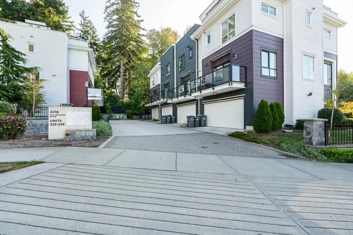 235 2218 OAK MEADOWS DRIVE, Surrey